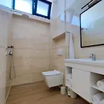 Arial Trinity 3* Vlorë