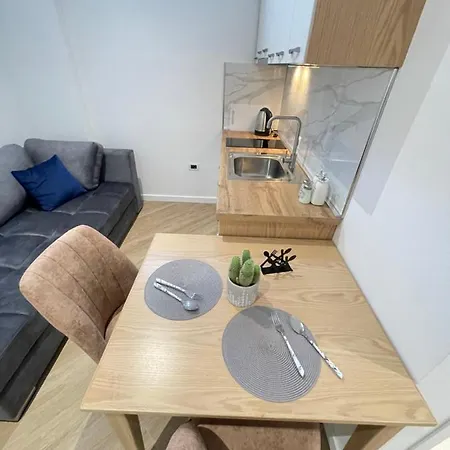 Arial Trinity 招待所 Vlorë