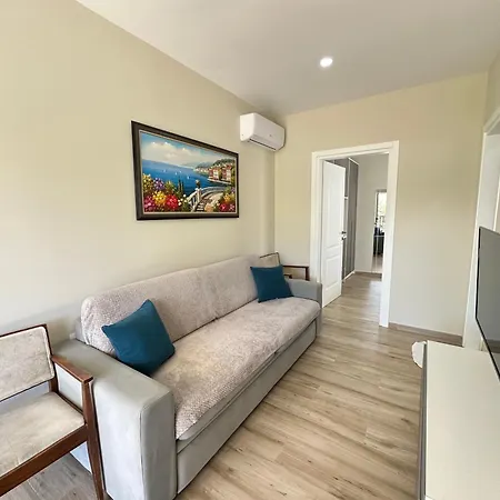 Arial Trinity 3* Vlorë
